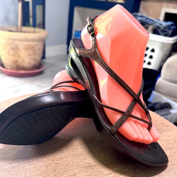 DONALD J PLINER Women’s Choe Elegant Brown Strappy Sandals size 7 - Picture 1 of 13